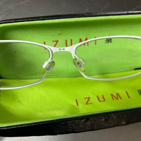 Izumi glasses in lovely purple and white .  Nice details on the sides - Picture 10 of 14
